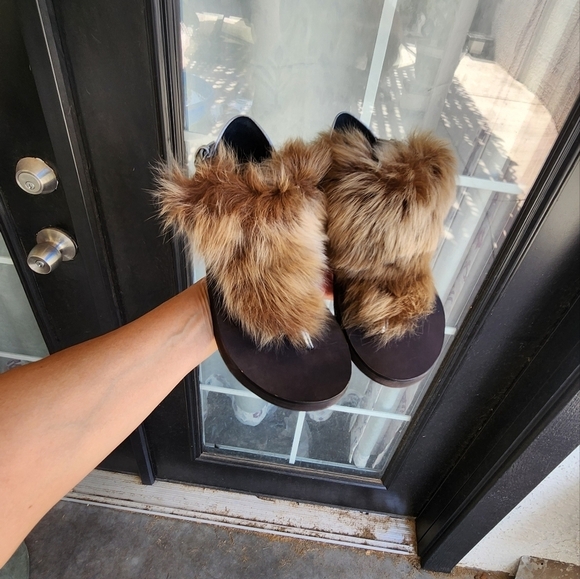 Brunello Cucinelli 100%โ Plush Fur Toe Strap Sandals A176 - Picture 7 of 14
